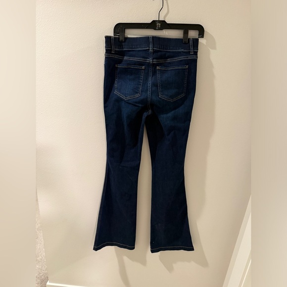 Spanx Size M EveryWear Flare Pull-On Elastic Waist Jeans in Midnight Shade Blue - Picture 5 of 6